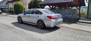 Subaru Legacy 2.5 - 5