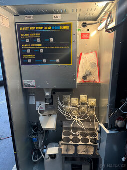 Body Shake Protein Automat Vending 32 palec Dotykovy LCD Win - 5