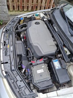 Prodám Volvo V70 D5 automat, rv 2007, 374k km - 5