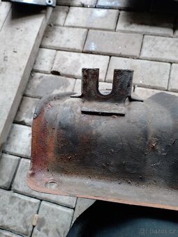 Škoda 1000mb 100L 110L plech pod nádrž - 5