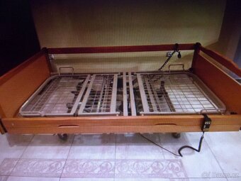 Elektrická polohovací zdravotní postel - 5