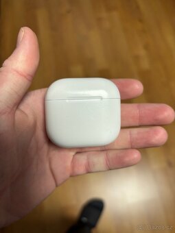AirPods 4 - 5