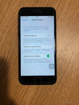 iPhone 7 - 128 GB - Spigen pouzdro - 5