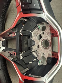 Volant VW ,F 1 pádla,travel assist TOP STAV - 5