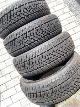 Prodám 4x Dunlop winter sport 5 215/65R16 98h - 5
