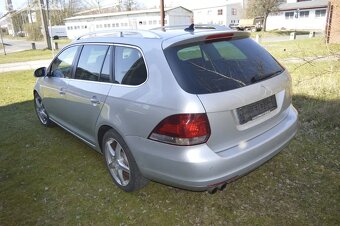 VW Golf 6 combi 2,0 103 kw Panorama Kůže Highline - 5