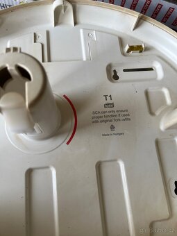 Zásobník na toal. pap, podložka pod židli. - 5