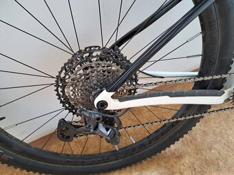 Trek procaliber 9.8. - karbonová kola - 5