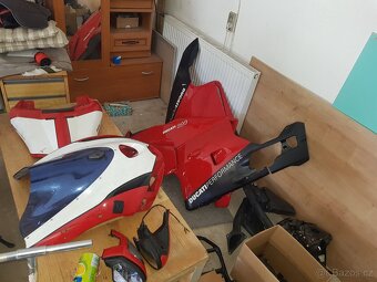 Predam ducati 999s - 5