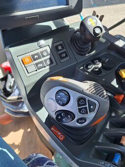 Traktor CLAAS ARION 650 - 5