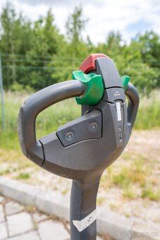 Ruční paletový vozík Jungheinrich EFE 220 - 5