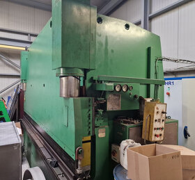 Ohraňovací lis CTO 250 A - 5