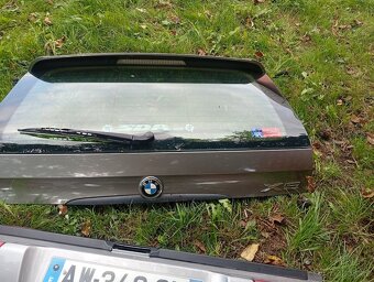 BMW X5 E53 RV 2004 VÍKO KUFRU SPODNÍ A HORNÍ, 5 DVEŘE KOMPLE - 5