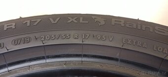 Uniroyal RainSport 3 205/55 R17 95V 4-4,5mm - 5