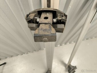 Thule WingBar na Škoda Octavia II – na holou střechu - 5