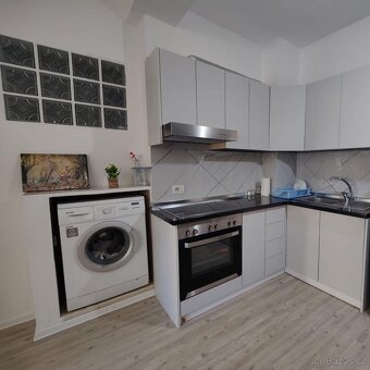 Prodej bytu 1+1, 65 m², Mali i Robit, Albánie, 73.000,-€ - 5