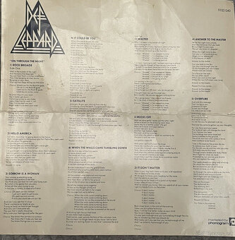 Def Leppard podepsali všechny původní členy - 5