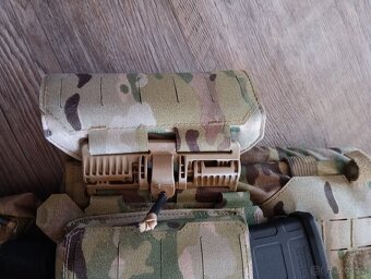 Nosič plátů (balistická vesta) a balistická helma - 5