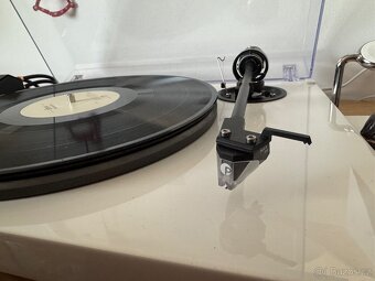 GRAMOFON TESLA NC500 po renovaci - 5