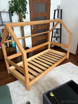 Bytelná dřevěná dětská postýlka domeček TERY - 5