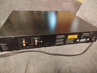 CD přehrávače Grundig a Philips. - 5