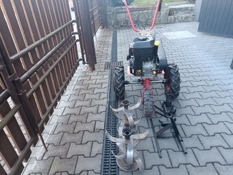 Prodám multifunkční kultivátor Mountfield - 5