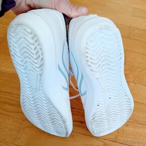 Sportovní boty Artengo s bílou podrážkou vel. 41 - zánovní - 5