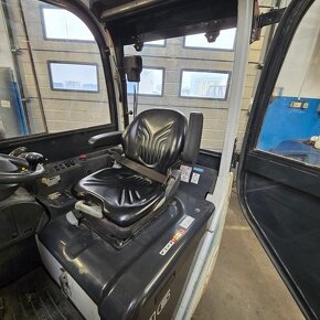 Nissan aku 1600kg třikolový - 5