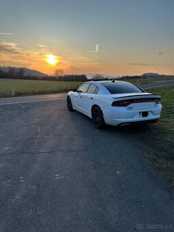 Dodge Charger 5.7 HEMI - 5