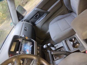 Mitsubishi Pajero 3.2 118kw manuál - 5