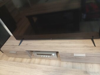 Prodám obývací stěnu   Komoda 2ks :  D 170cm ,Š -40 cm ,V-78 - 5