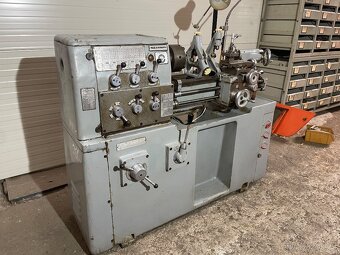 Malý litinový soustruh SN250/500 + kompletní příslušenství. - 5