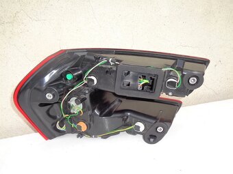 Citroën C4 Spacetourer pravé zadní světlo a zadní mlhovka - 5