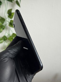 iPhone SE (2022) 64GB - 99% baterie, DPH - 5