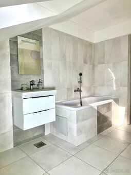 Pronájem venkovních zpevněných ploch + kanceláře/byt pro zam - 5