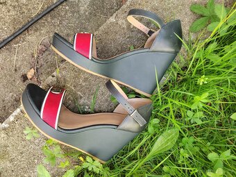 Boty Tommy Hilfiger č. 40 na vyšší platformě - 5