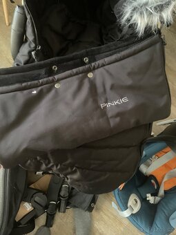 Kočárek Egg Jurassic Black - 5