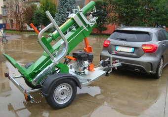 Prodám Vertikální štípačkU dřeva typu Derky . - 5