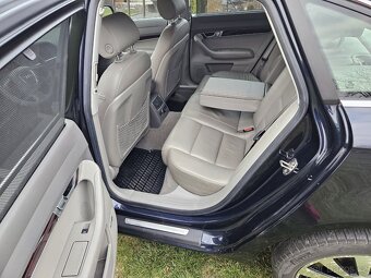 Audi A6 quattro 4,2 MPi 246 kW - 5
