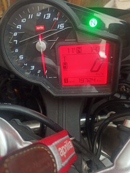 Aprilia RSV4 APRC - 5