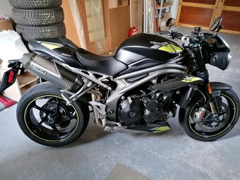 TRIUMPH Speed Triple RS 1050 - 5