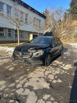 Mercedes Benz a45 amg - 5
