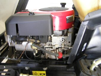 Prodám zahradní traktor LAWNBOSS 6015 H - 5