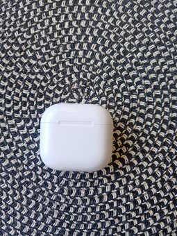 Apple Airopds 4 - 5