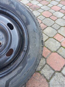Prodám dvě pneumatiky s tiskem - 5