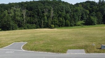 Lukrativní stavební pozemek s výhledem, 1 400m2, zasíťovaný, - 5