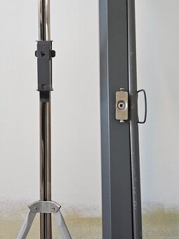 Přenosné projekční plátno Excellent se stativem - 5