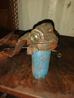 Prodám  náhradní díly na DESTA DVHM 2522-3222LX: Diferenciál - 5