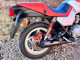 Suzuki Katana 650G - 5