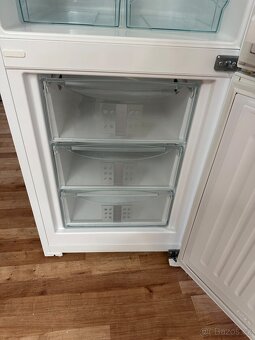 Lednice s mrazákem Liebherr (116) - 5